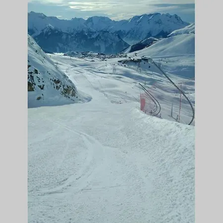 Ski-in Ski-out Oz En Oisans E4 *