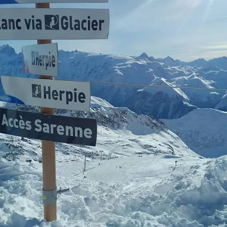 Ski-in Ski-out Oz En Oisans E4 아파트